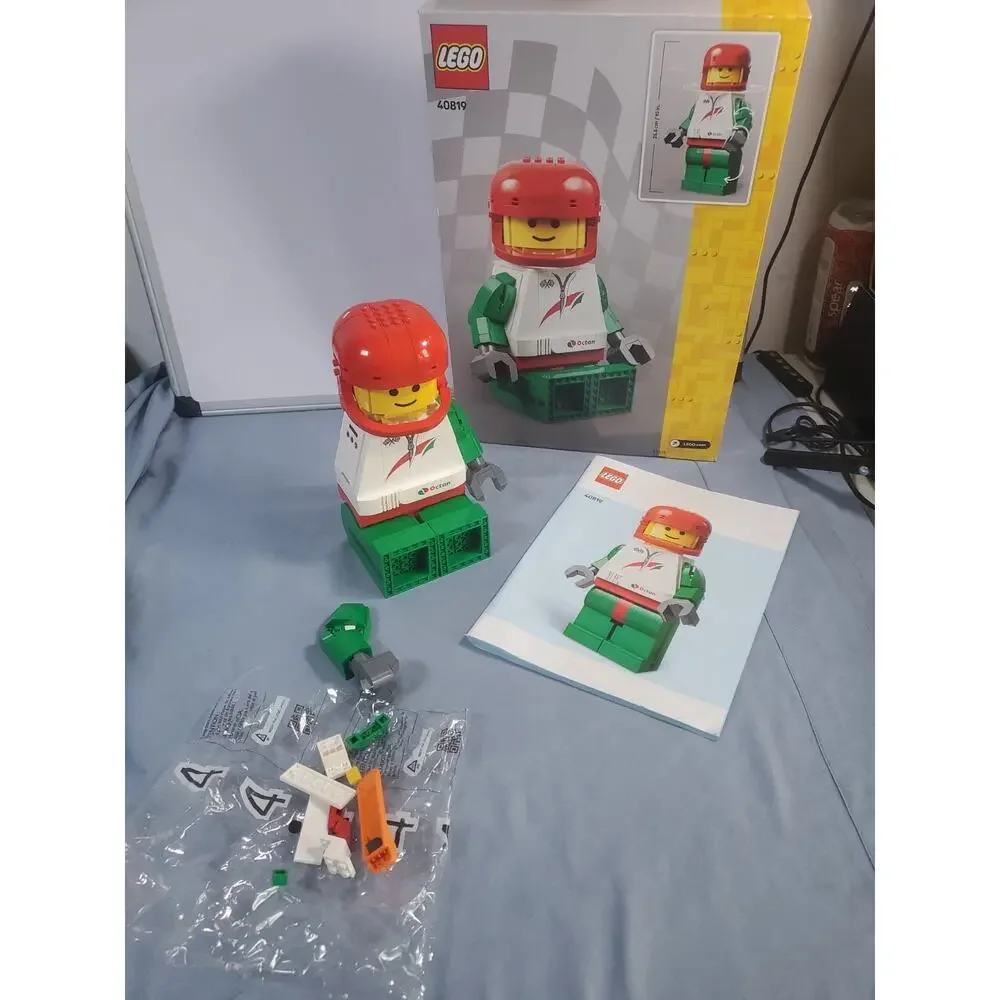 LEGO 40819 Up-Scaled Racing Driver Minifigure Built Complete Box Manual